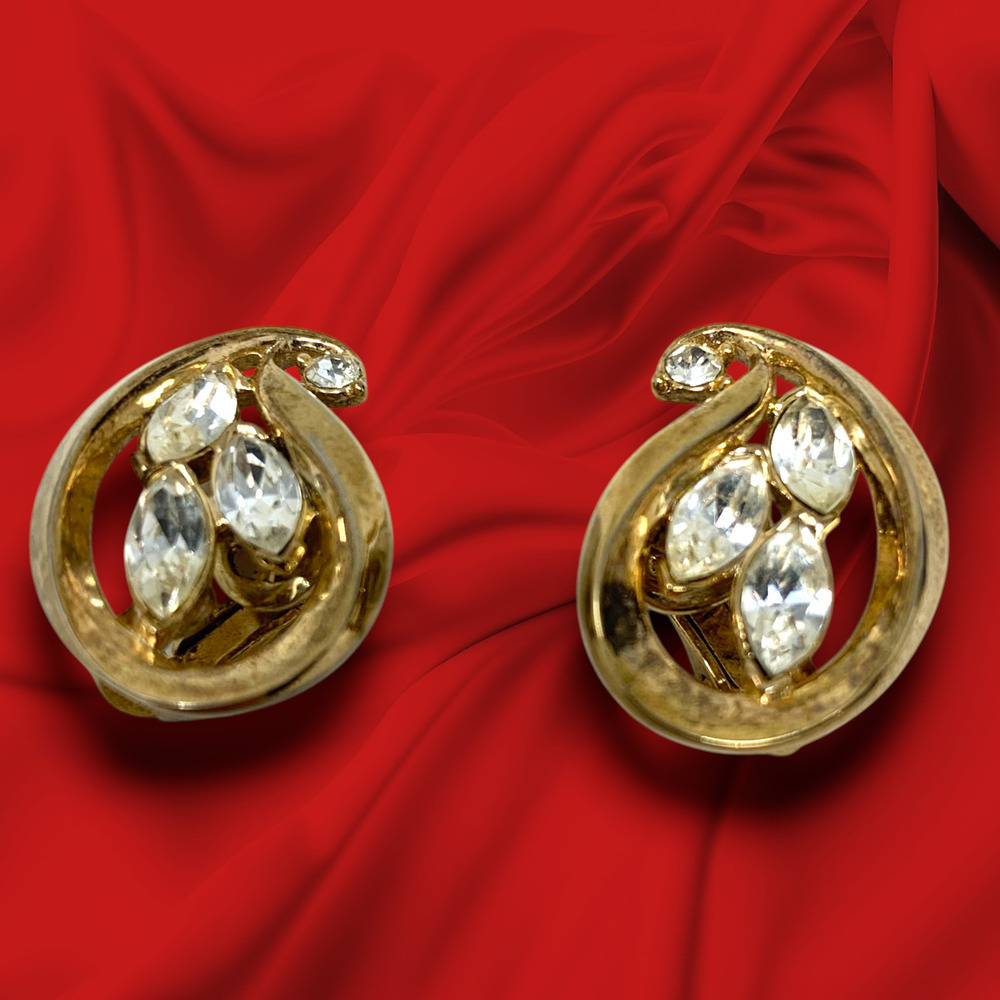 Vintage 1960's Trifari Gold Tone Modernist Crystal Earrings Leverback Couture